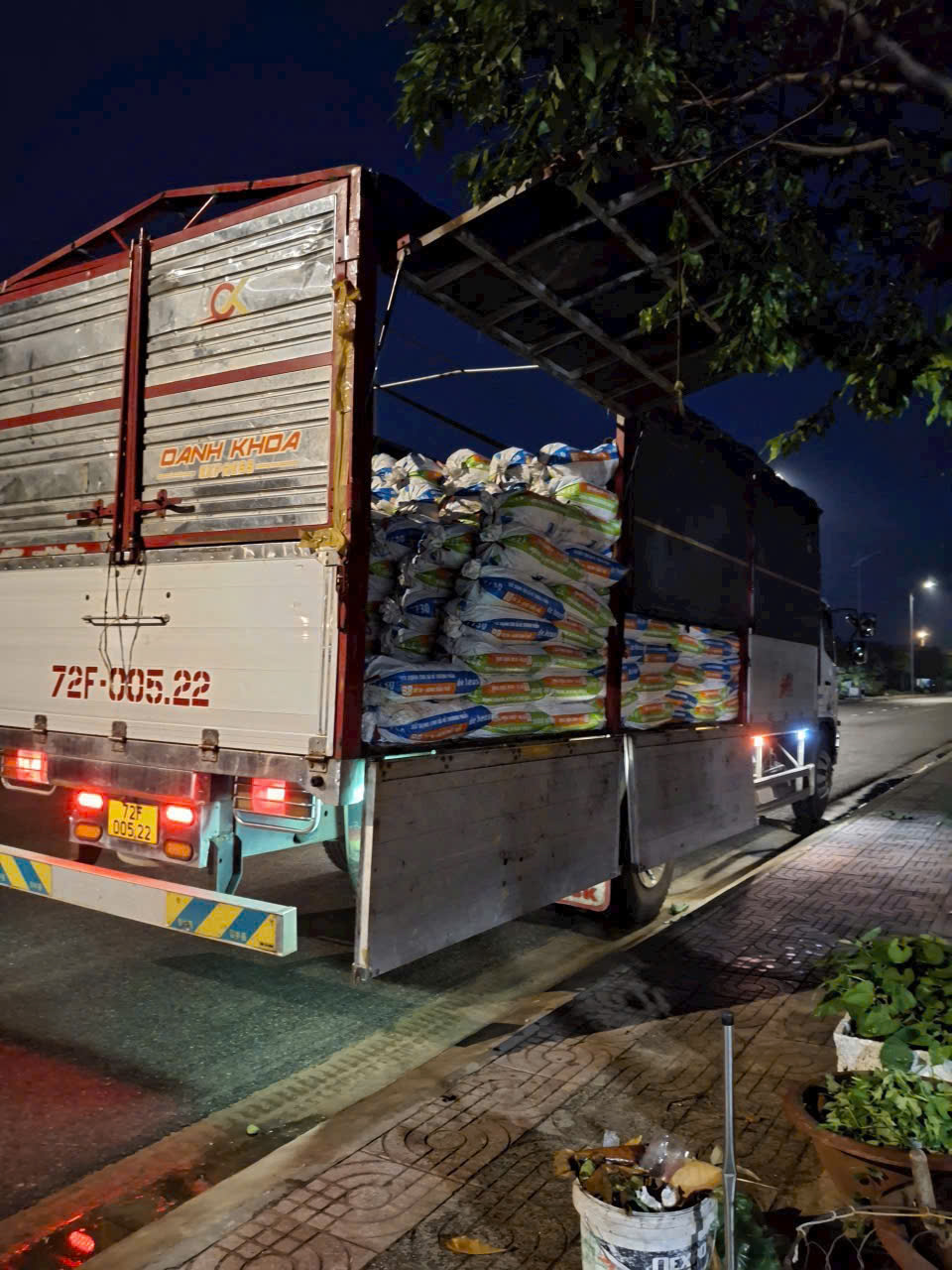 z7066051219693_857af0a75973962fe6a72566052b49ce