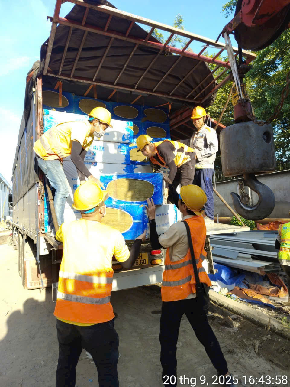 z7066051231002_54af13c94a5e6fbab26dcdd266424200